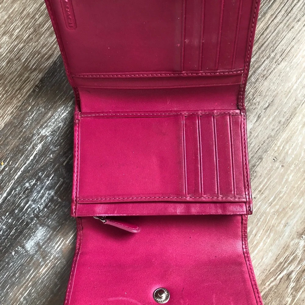 Coach Pink Leather Wallet ❤️ - Picture 2 of 3